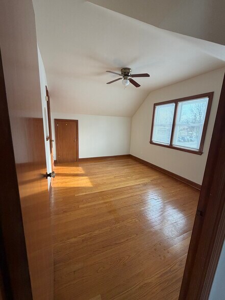 Building Photo - 3225 S 40th St