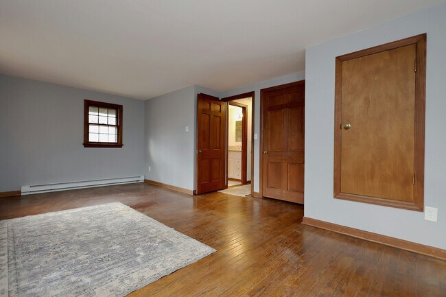 Building Photo - 380 Newtown Turnpike