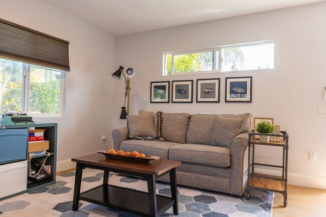 Building Photo - 4 Bedroom Home with Attached ADU in Scripps Ranch