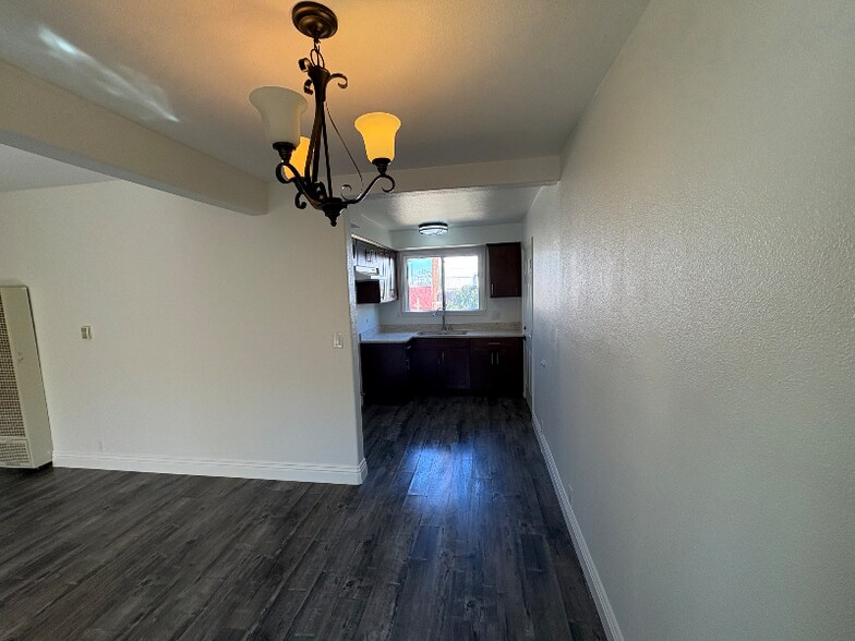 Building Photo - 3747 W 115th St