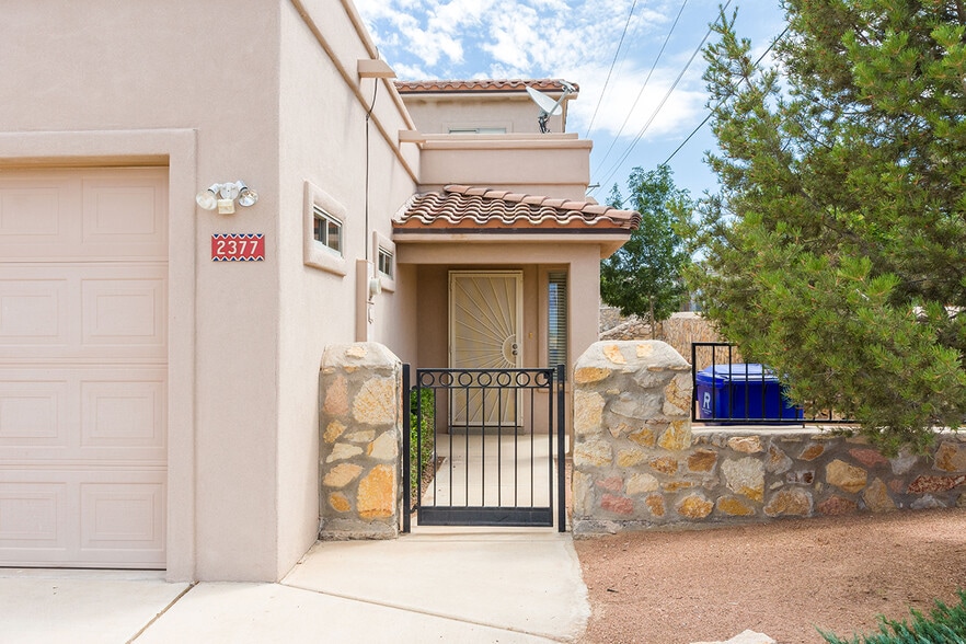 Building Photo - 2375 Saturn Cir