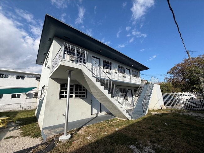 Building Photo - 7638 N Miami Ave