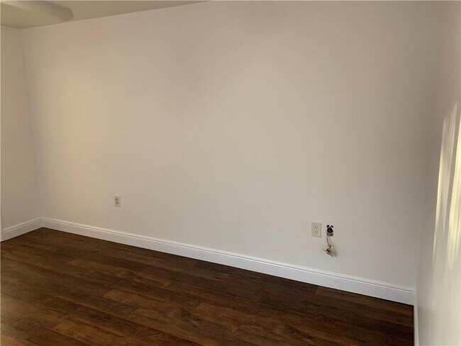 Building Photo - 2942 SW 22nd Cir