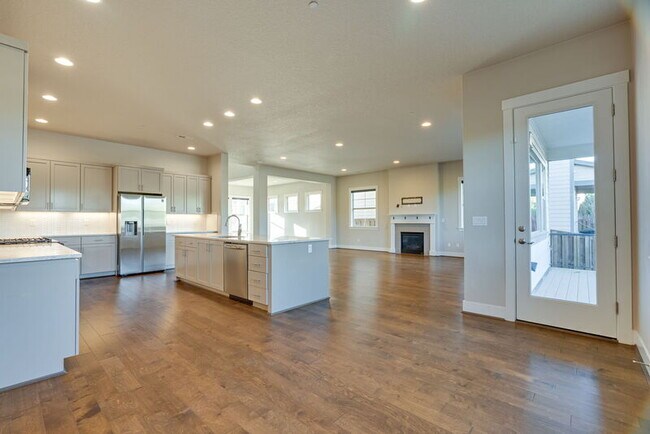 Building Photo - 11741 SW Barcelona St