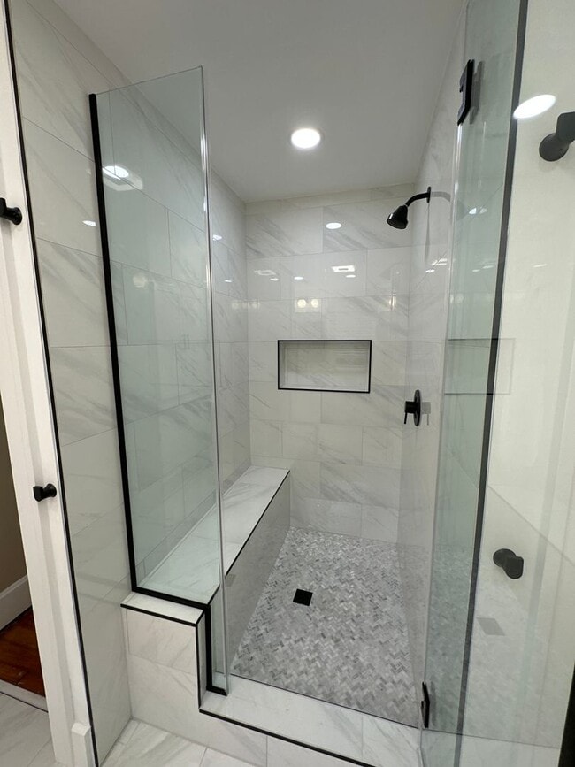 Building Photo - Redbud Alley 123-125 YBR