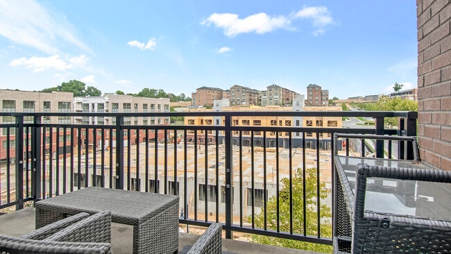 Building Photo - 145 Riverhaven Dr