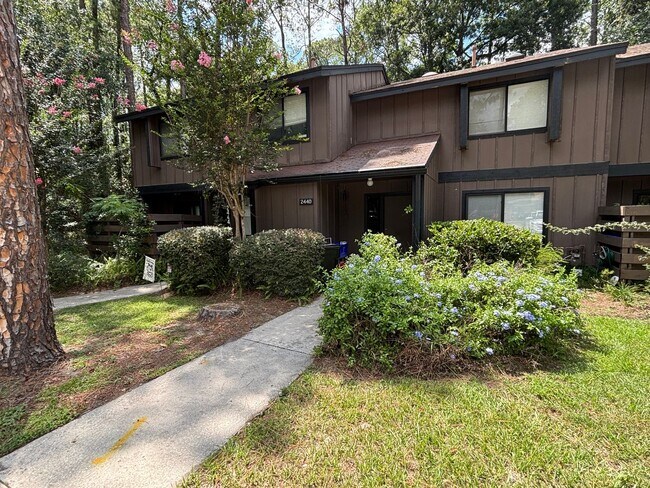 Building Photo - 2440 NW 45th Ln