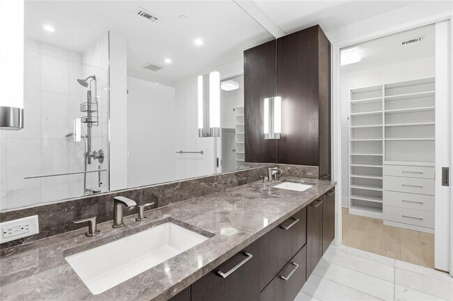 Building Photo - 501 West Ave