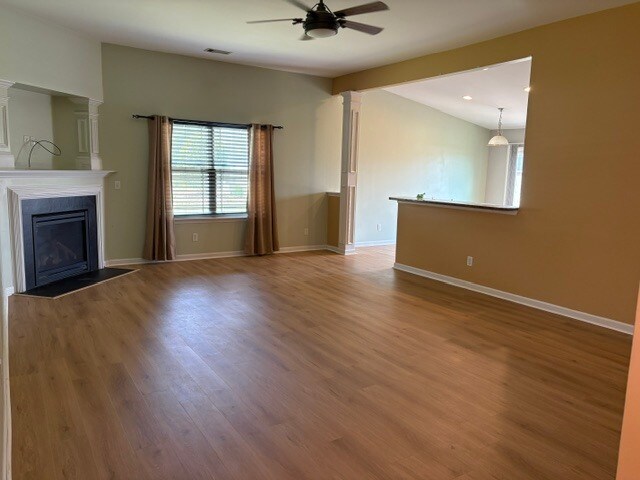 Living room - 101 Portland Falls Dr
