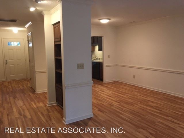 Building Photo - 2 br, 2.5 bath House - 3309 Coachman's Way