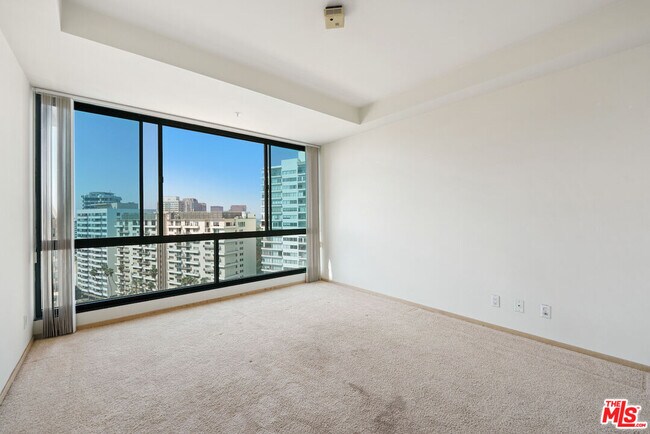 Building Photo - 10490 Wilshire Blvd