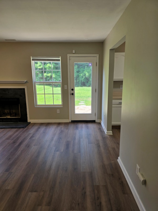 Building Photo - 945 Ujamaa Dr