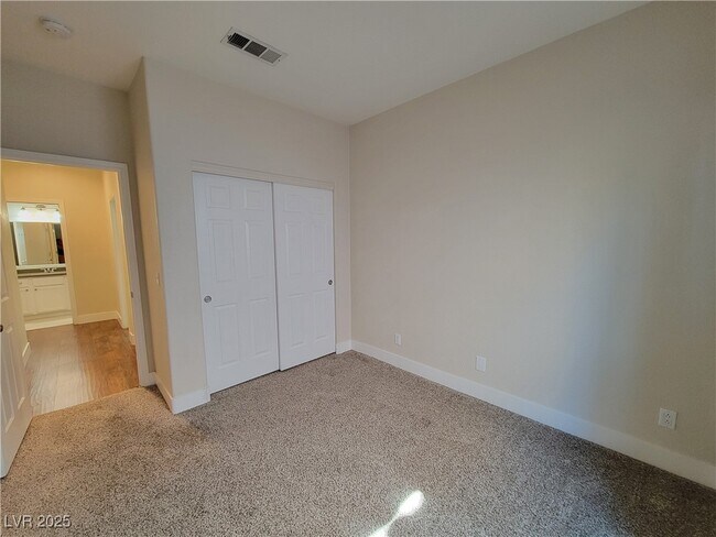 Building Photo - 1153 Country Shadows Way