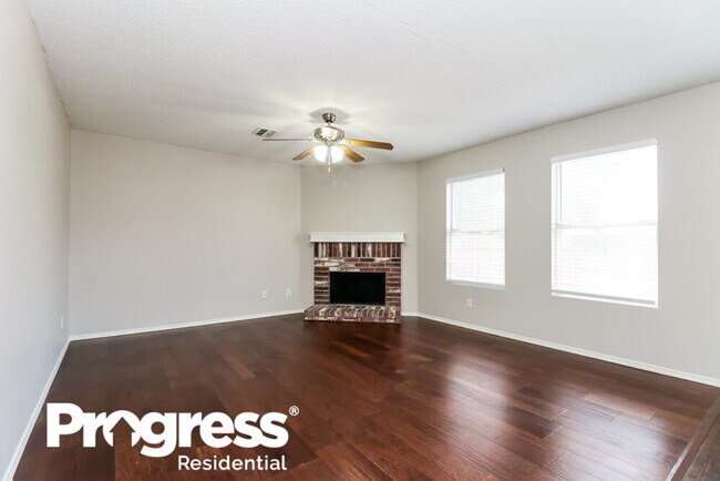 Building Photo - 8750 Gray Fox Ct