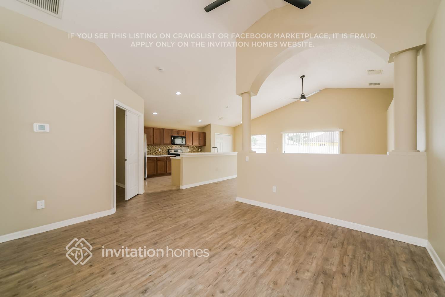 Building Photo - 727 Versailles Ln