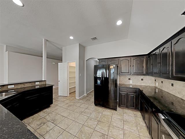 Building Photo - 632 Hutchins Dr