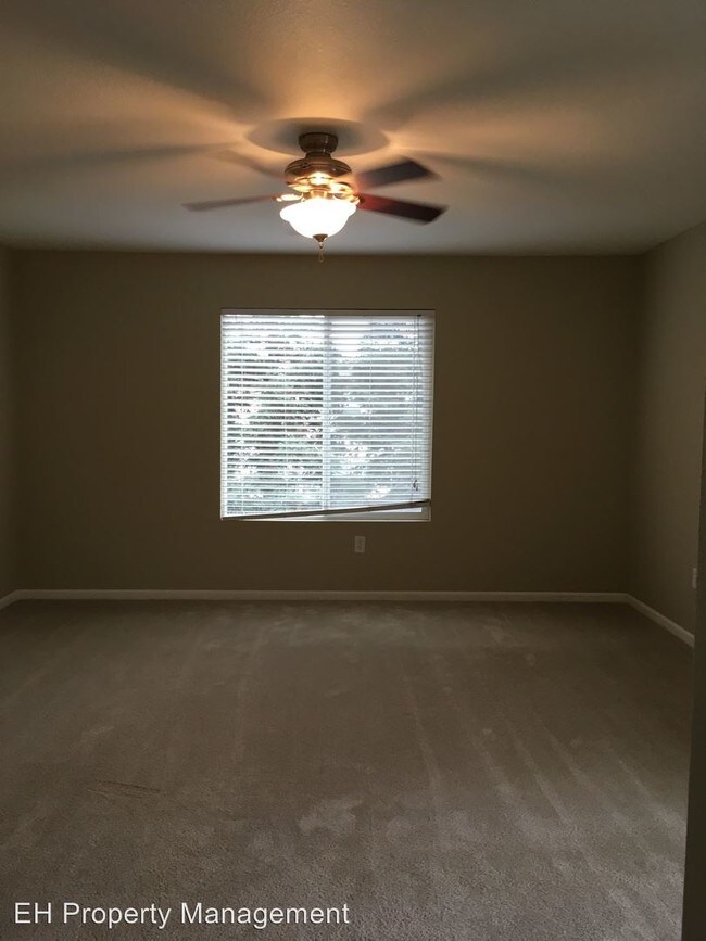 Building Photo - 9416 Dante Ct