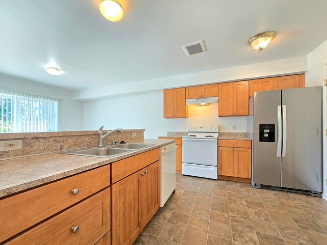 Building Photo - 1205 Frontier Cir E