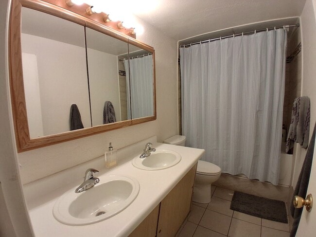 Building Photo - 778 N 600 E