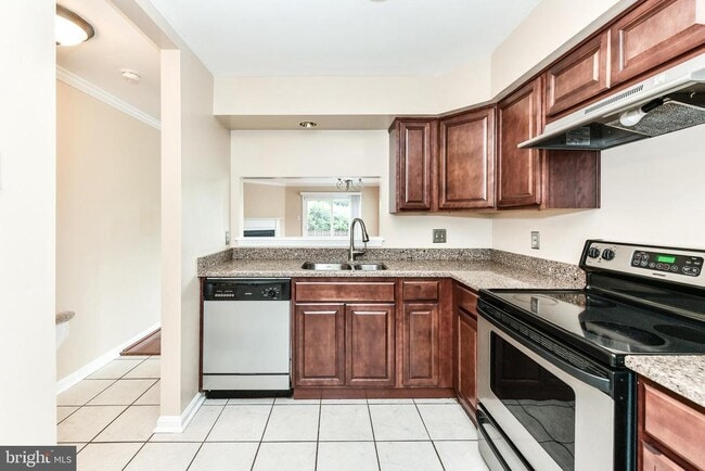 Building Photo - 12856 Mill Brook Ct