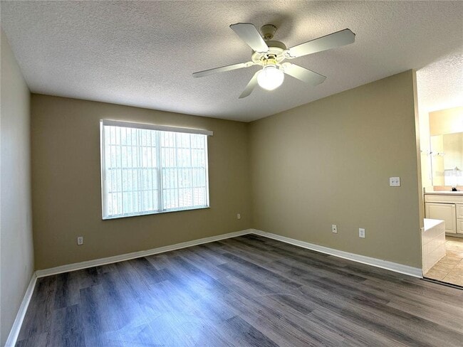 Building Photo - 501 Coconut Palm Way