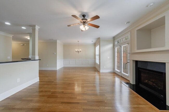 Building Photo - 10293 Midway Ave