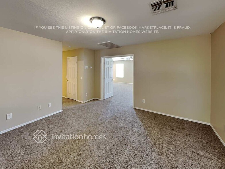 Building Photo - 12808 N Main St