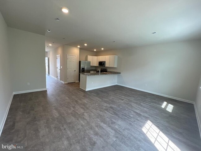 Building Photo - 254 Baker Dr