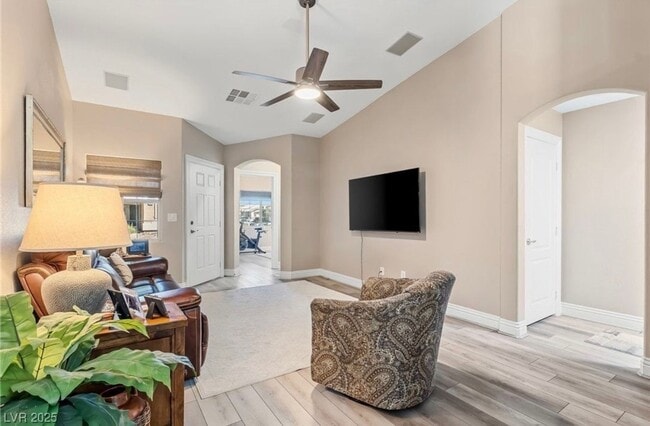 Building Photo - GORGEOUS 3 BEDROOM 2 BATH HOME