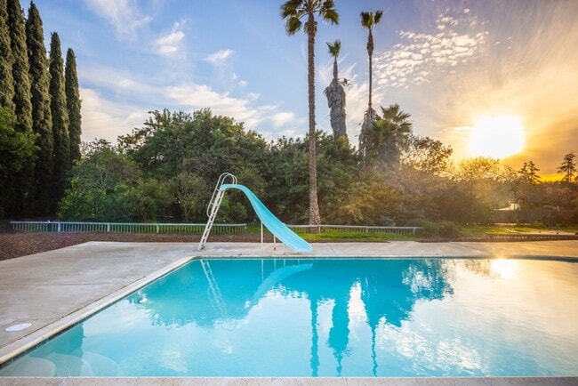 Building Photo - Charming Updated Home in Poway!