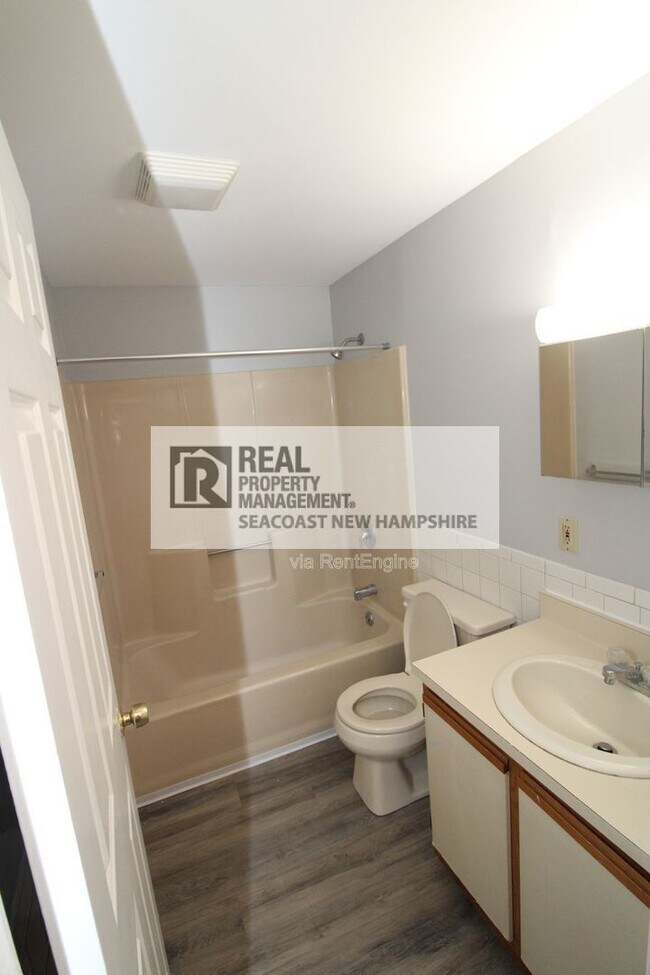 Building Photo - 28 Ivy Ln