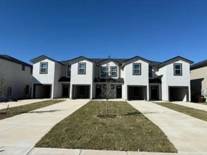 Building Photo - 8315 V. Pisa