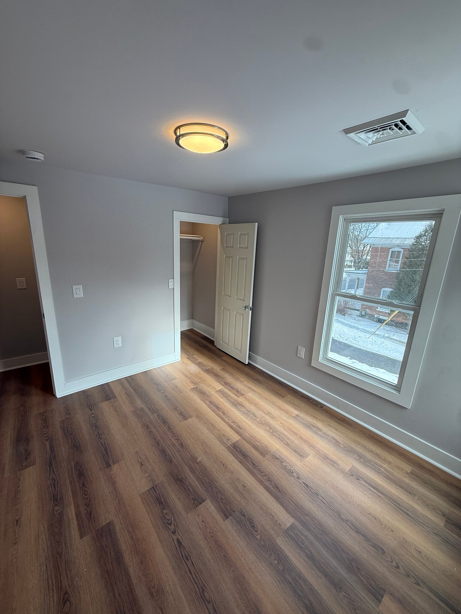 Building Photo - 184 Church St