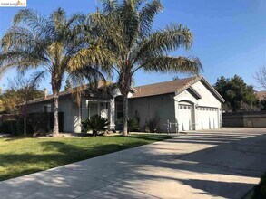 Building Photo - 1385 Brookdale Ct