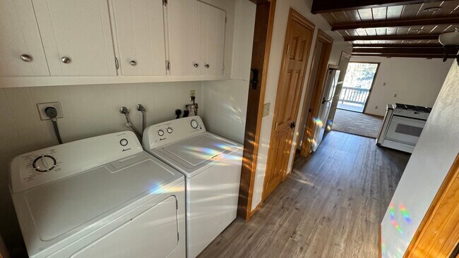 Building Photo - 2012 Symonds Dr