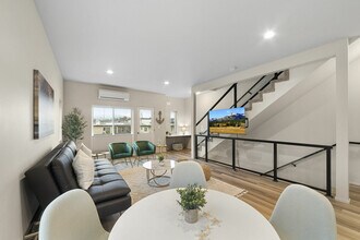 Building Photo - 904 21st St