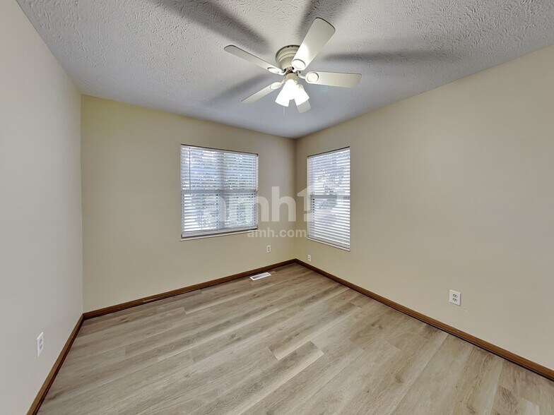 Building Photo - 1209 Nottingham Rd