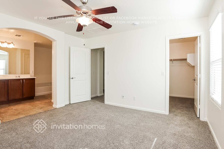 Building Photo - 1391 S Ponderosa Dr