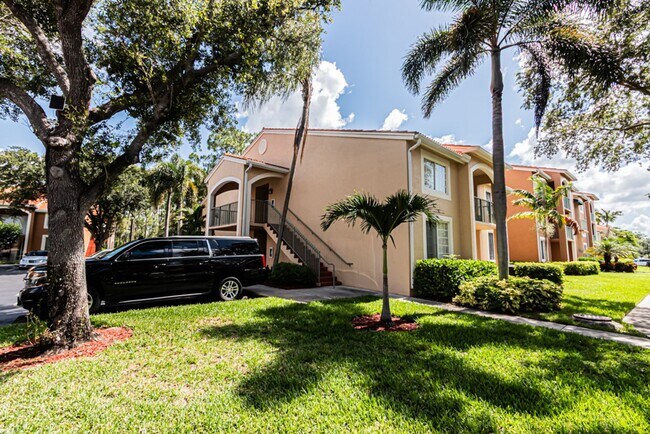 Building Photo - End-Unit 3-Bed Condo Near Downtown Naples & Beaches | Gated Resort-Style Community