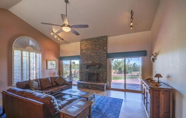 Building Photo - 4380 N Camino De Carrillo