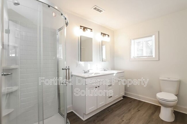 Building Photo - 235 S English St