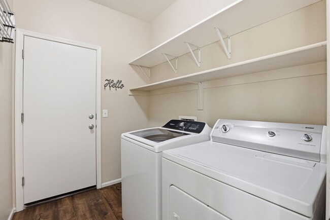 Building Photo - 981 S Deerfield Ln