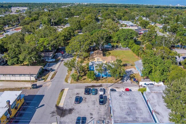 Building Photo - 810 2nd Ave NW