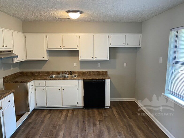 Building Photo - 5370 Haynes Dr