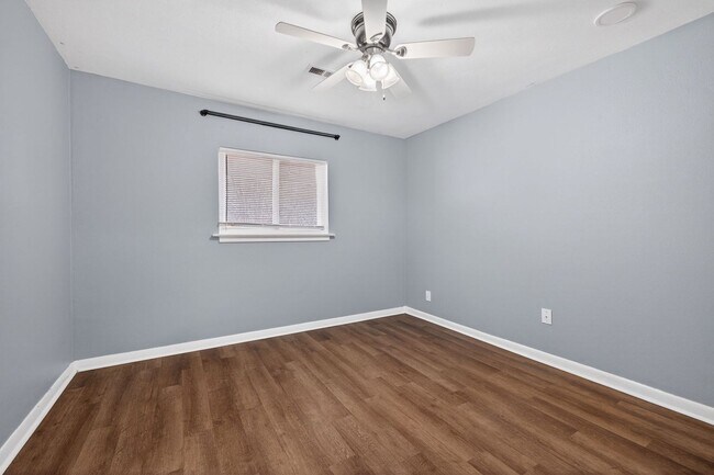 Building Photo - 4713 Clintwood Dr
