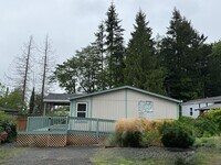 Building Photo - Beautifully Updated 3-Bed, 2-Bath Home wit...