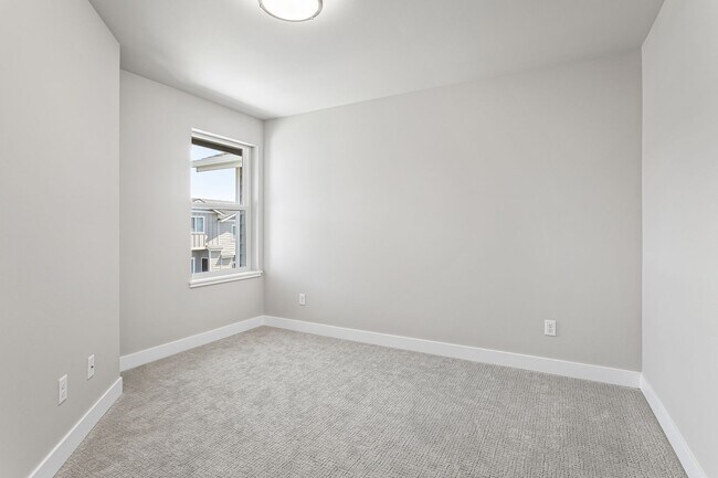 Building Photo - Brand New Townhouse in Yakima!