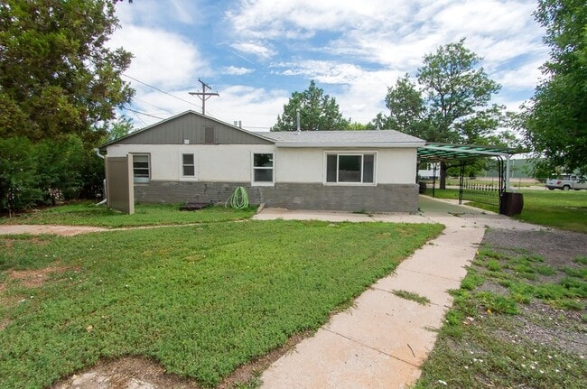 Building Photo - 210 Seymour Ave
