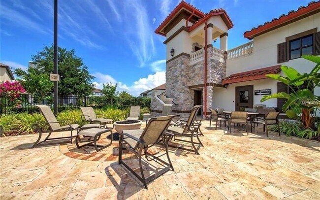 Building Photo - 9947 Summerlake Groves St
