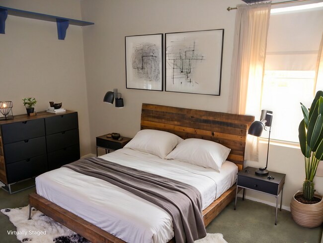 Building Photo - 1342 E Maple Ave